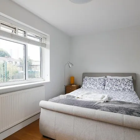 Apartment Bright & Welcoming Garden Flat Sleeps 6 In Style *
