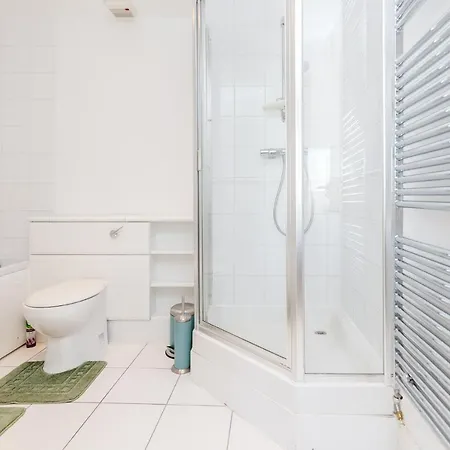 Premium Excel 3 & 2 Bedrooms * London