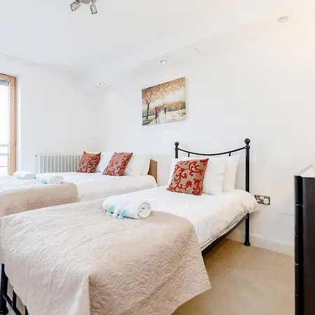 Premium Excel 3 & 2 Bedrooms Apartment *