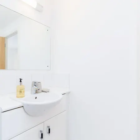 Premium Excel 3 & 2 Bedrooms Apartment *