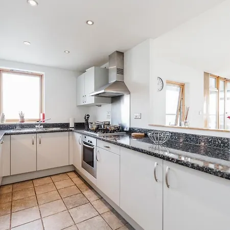 Premium Excel 3 & 2 Bedrooms Apartment