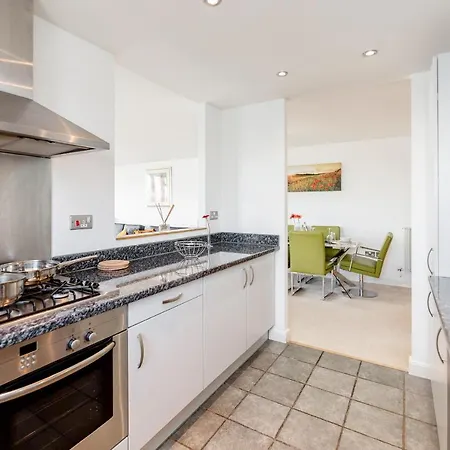 Apartment Premium Excel 3 & 2 Bedrooms London