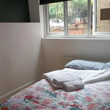 Hostel Bright Double Bedroom