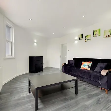 Apartment Lovely 4 Bed Perfect For Families!