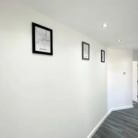 Apartment Lovely 4 Bed Perfect For Families! London