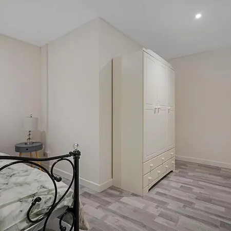 Apartment By Rehoboth - Overcomers- Deptford