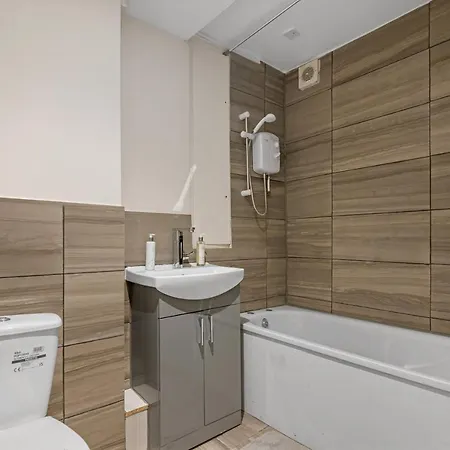 Apartment By Rehoboth - Overcomers- Deptford