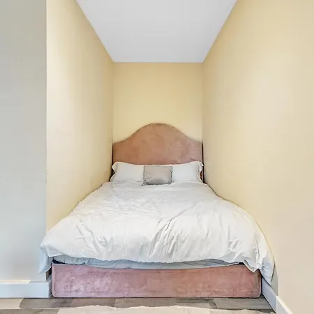 Apartment By Rehoboth - Overcomers- Deptford