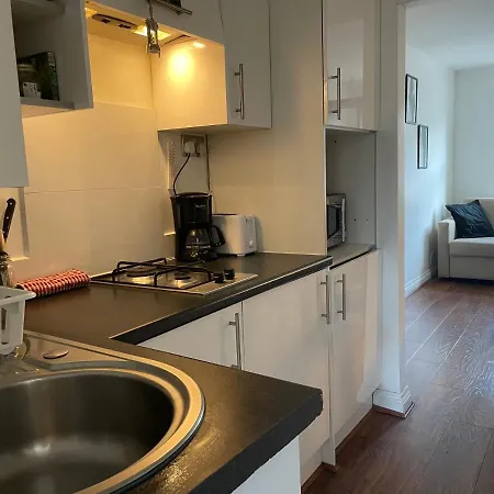 Bethnal Cove Apartment *