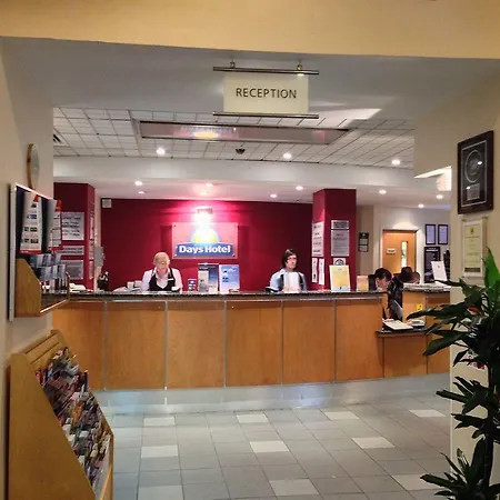 Waterloo Hub And Hotel