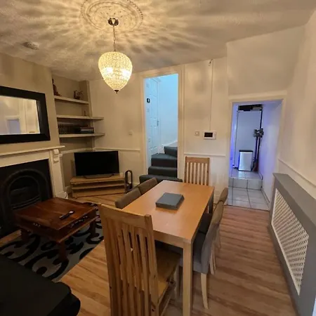 Entire Luxury 4 Bedroom Victorian House With 2 En-suite - Forest Hill, Apartment London
