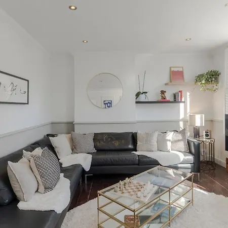 The Dalston Maisonette Apartament