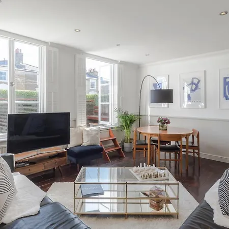 The Dalston Maisonette * Londyn