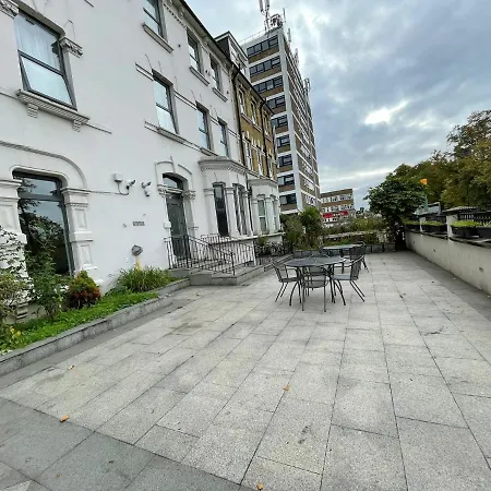 Pembury At Finsbury Park 3* London