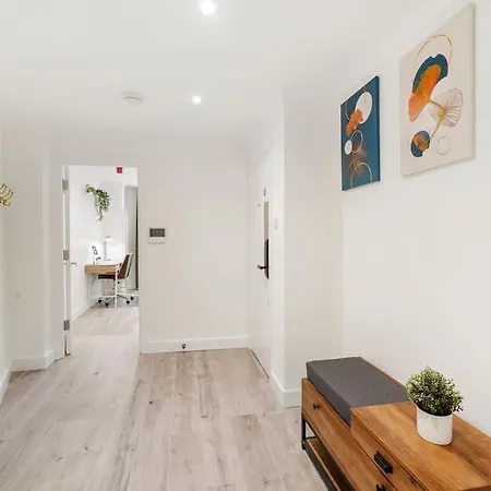 Modern 2 Bedroom In The Heart Of London