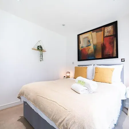 Liverpool St Shoreditch Terrace Apartment