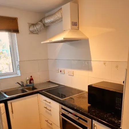 Surrey Quays Studio Apartment London