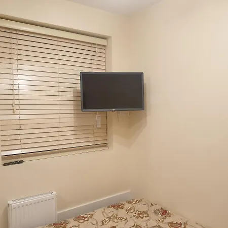 아파트 Luxury 3 Bedroom Flat 1min Walk From Underground, With Free Parking Sleeps X10