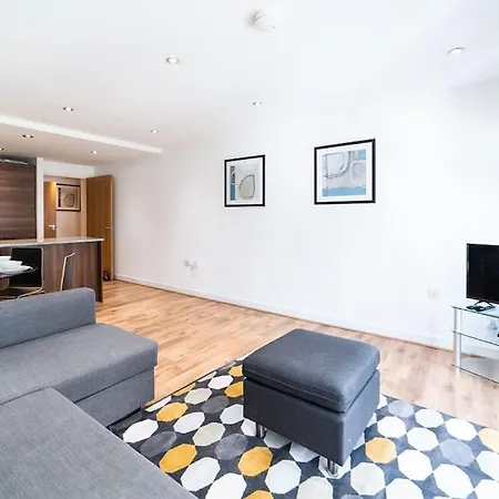 Liverpool St Shoreditch Terrace Apartment