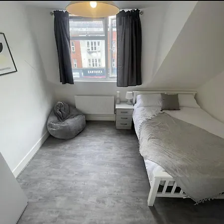 Charming 2 Bed Flat On Tower Bridge * London
