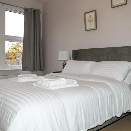 דירה Luxury 5 Star - Parking, Garden, Nr Greater Metro Stations *