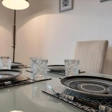 Сasa de vacaciones 2 Bed Functional House Close To Manor Park Train Station
