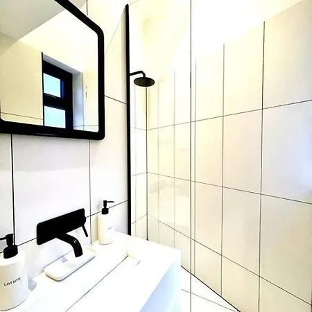 Modern Chic Flat In Shoreditch London