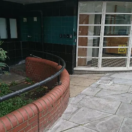 Bright, Interior, Close To The City, 2 Bedroom London
