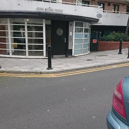 Bright, Interior, Close To The City, 2 Bedroom * London