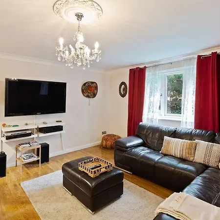 Beautiful And Cosy 2 Bedroom Flat Apartment London