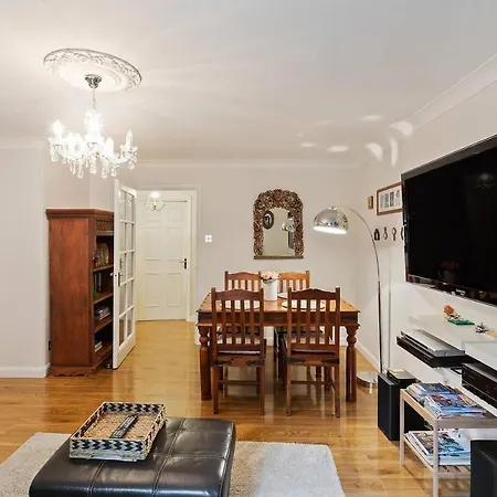 Beautiful And Cosy 2 Bedroom Flat * London