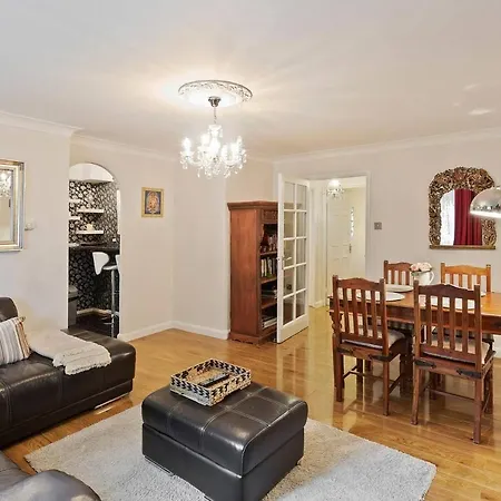 Beautiful And Cosy 2 Bedroom Flat Apartment London