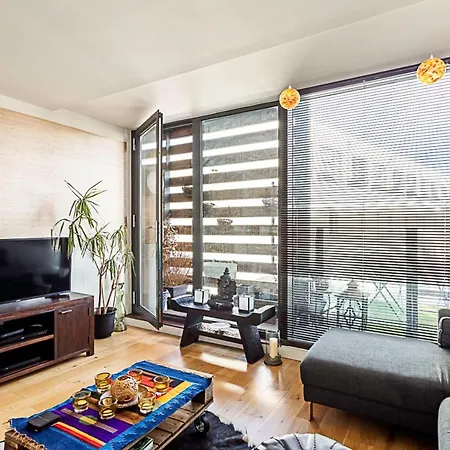Modern Cosy On Vibrant Deptford High Street *