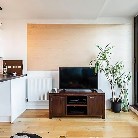 Modern Cosy On Vibrant Deptford High Street * London