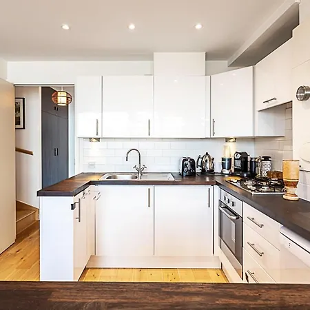 Modern Cosy On Vibrant Deptford High Street * London