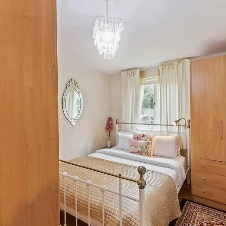 Beautiful And Cosy 2 Bedroom Flat * London