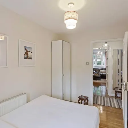 Beautiful And Cosy 2 Bedroom Flat Apartment