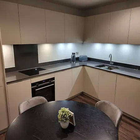71 Bondway, Parry St, Sw81sf London