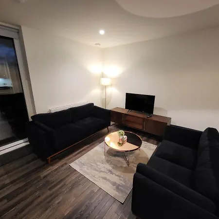 71 Bondway, Parry St, Sw81sf Apartment *