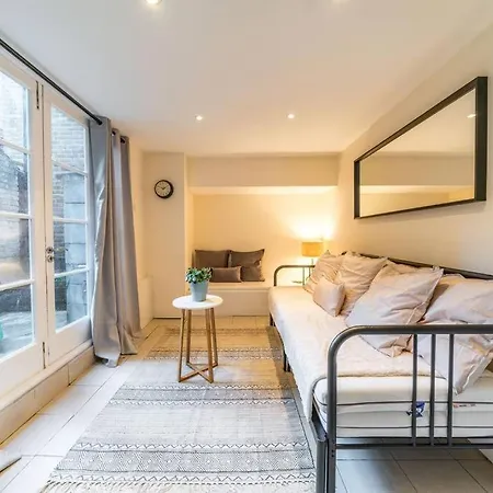 Cozy 3 Bed Flat In The Heart Of Broadway Market Apartment London