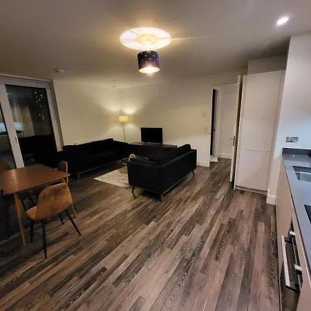 71 Bondway, Parry St, Sw81sf Apartment *