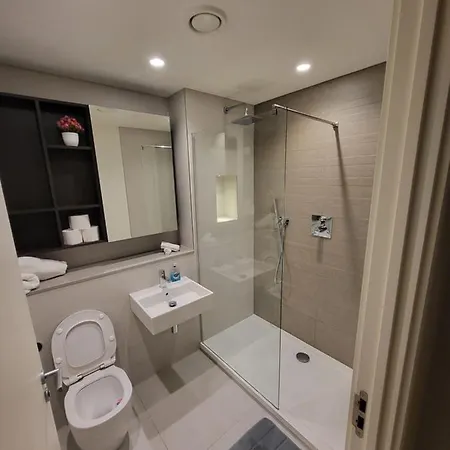 71 Bondway, Parry St, Sw81sf Apartment London
