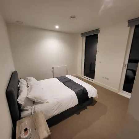 71 Bondway, Parry St, Sw81sf Apartment *