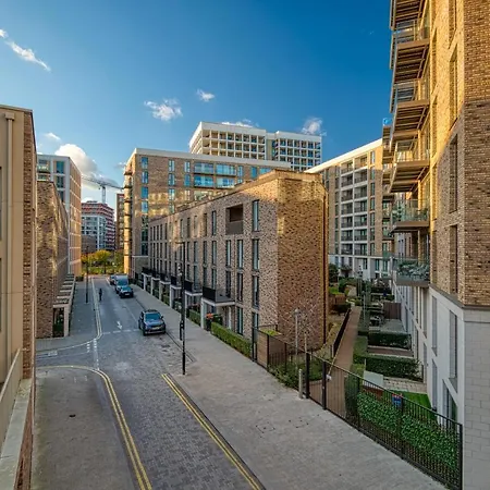 Austin David Royal Wharf