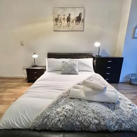 2bed Stratford With Easy Access To London, O2, Excel, Parking Nearby Apartment *