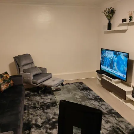 Heronsgate Gh009 Apartment *