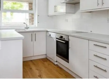 Riverview 1/2 Bedroom London