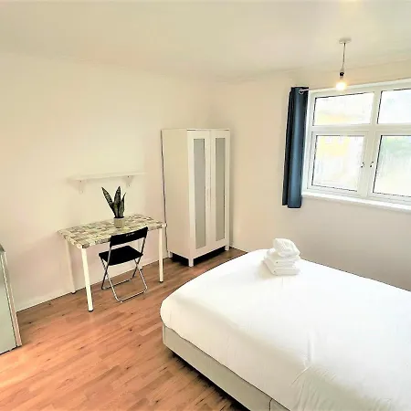 Stepney Comfy Double Bed 14 Penzion *