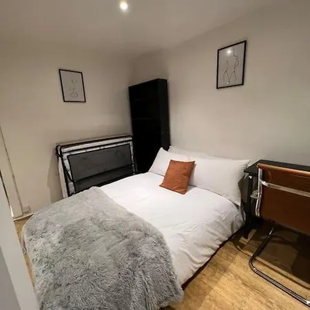 2bed Stratford With Easy Access To London, O2, Excel, Parking Nearby Apartment London