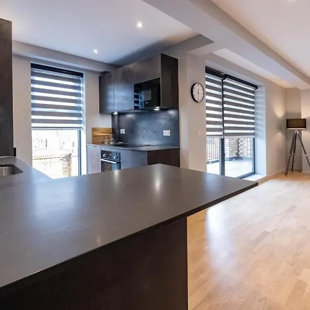 Luxurious Hackney Near Train Station Holiday home